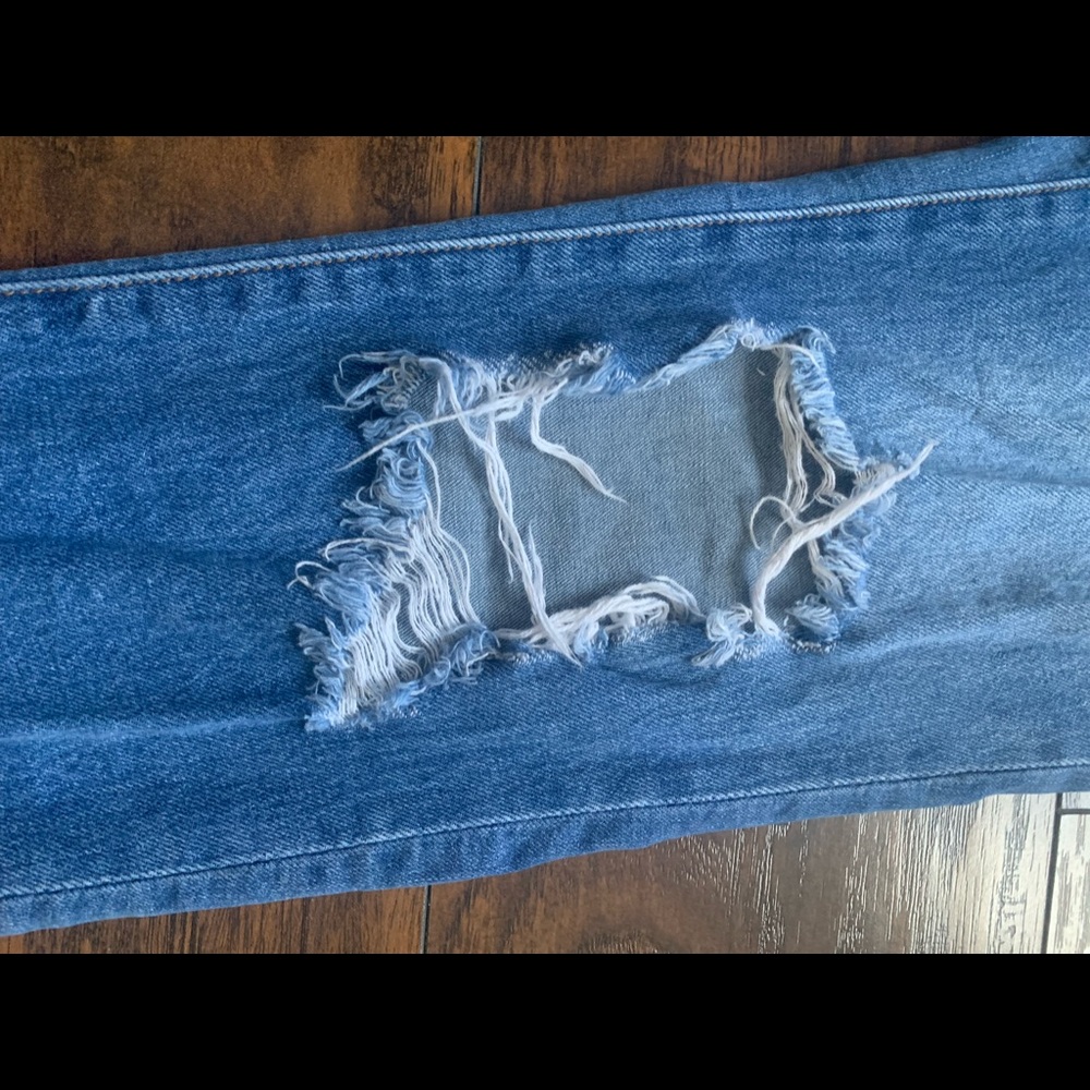 SIMPLE SOCIETY MIDRISE DISTRESS JEANS - Picture 6 of 7